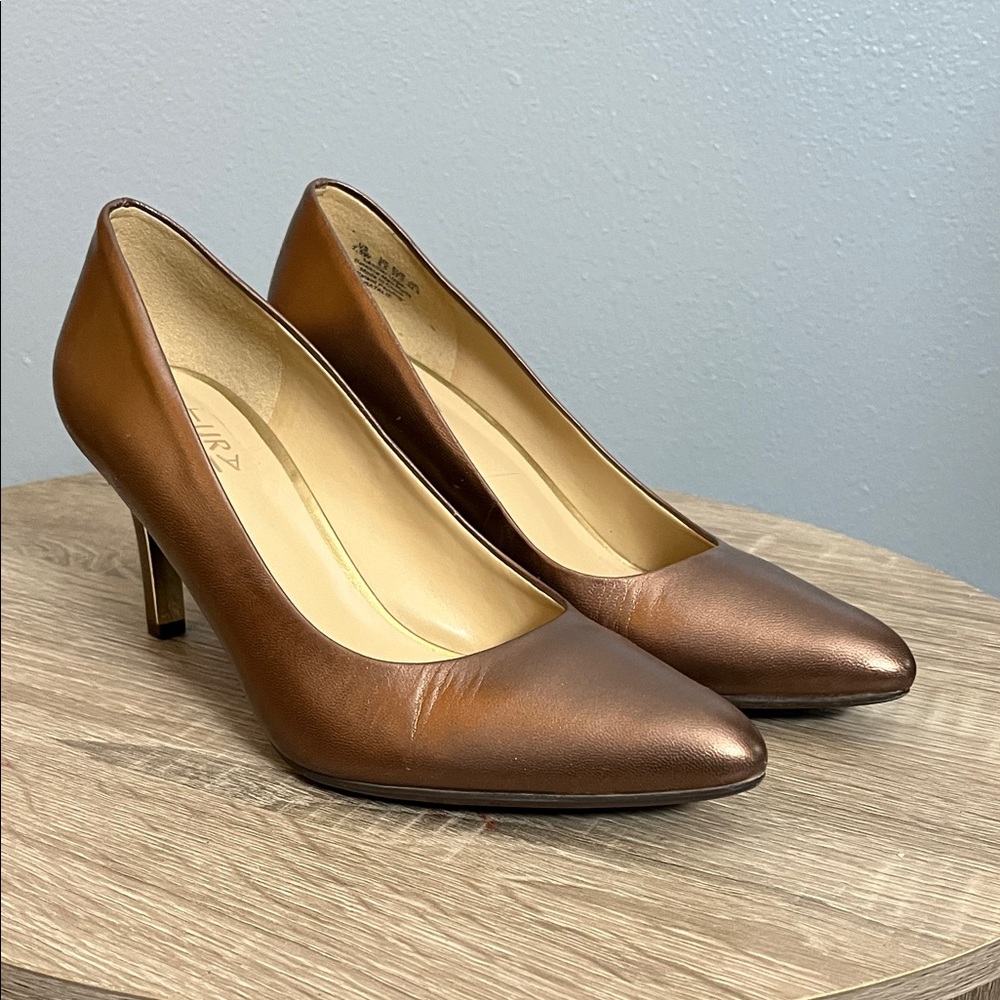 Naturalizer Classic “Natalie” metallic brown heels